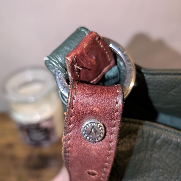 Vintage Valentina Italian leather Green/Brown with Classic Hobo Design - Picture 8 of 12